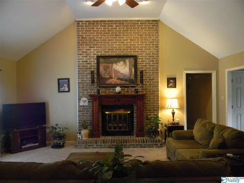 124 Dee Ann Rd, Trinity, AL 35673 photo 2