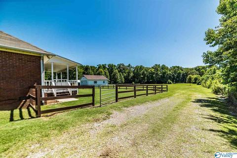 19410 Sharp Rd, Athens, AL 35613 photo 4