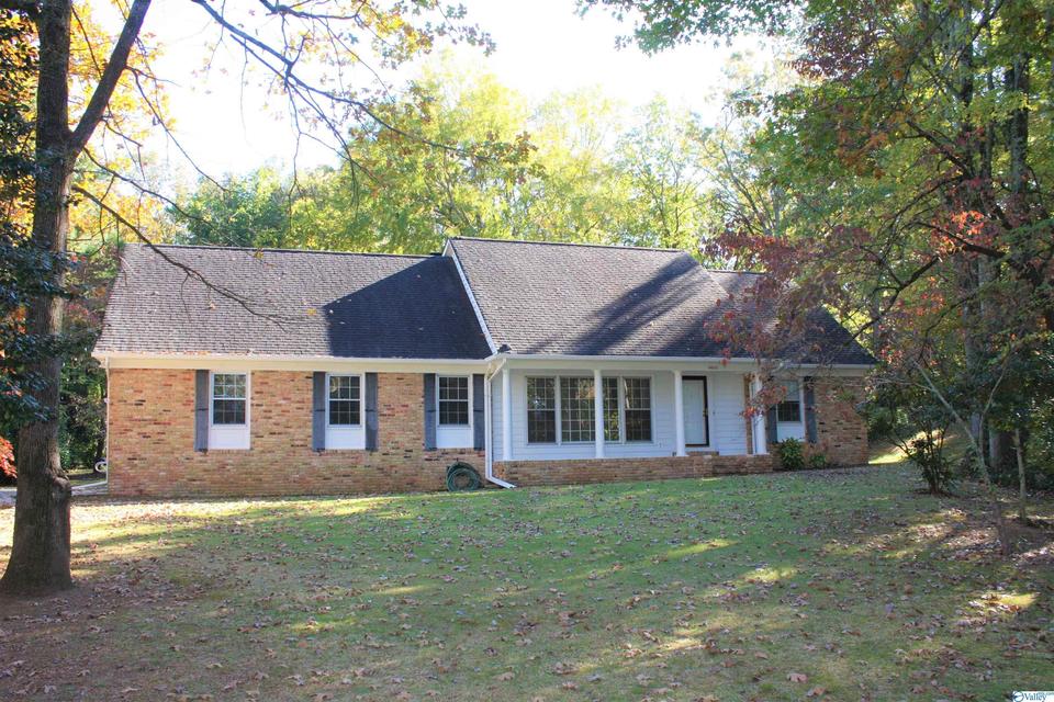 10000 Hampshire Dr, Huntsville, AL 35803 37 Photos MLS 1795047