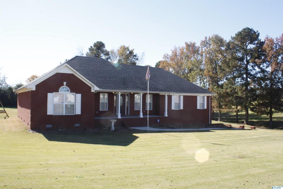 24990 Blossom Ln, Athens, AL 35613 49 Photos MLS 1795188 Movoto