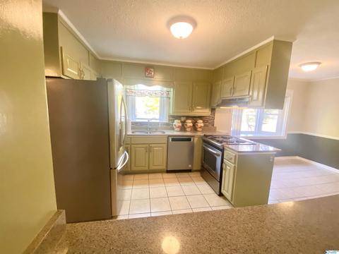 188 Meadowview Dr, Trinity, AL 35673 photo 2