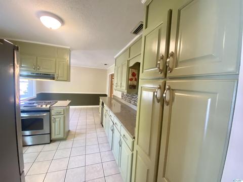 188 Meadowview Dr, Trinity, AL 35673 photo 3