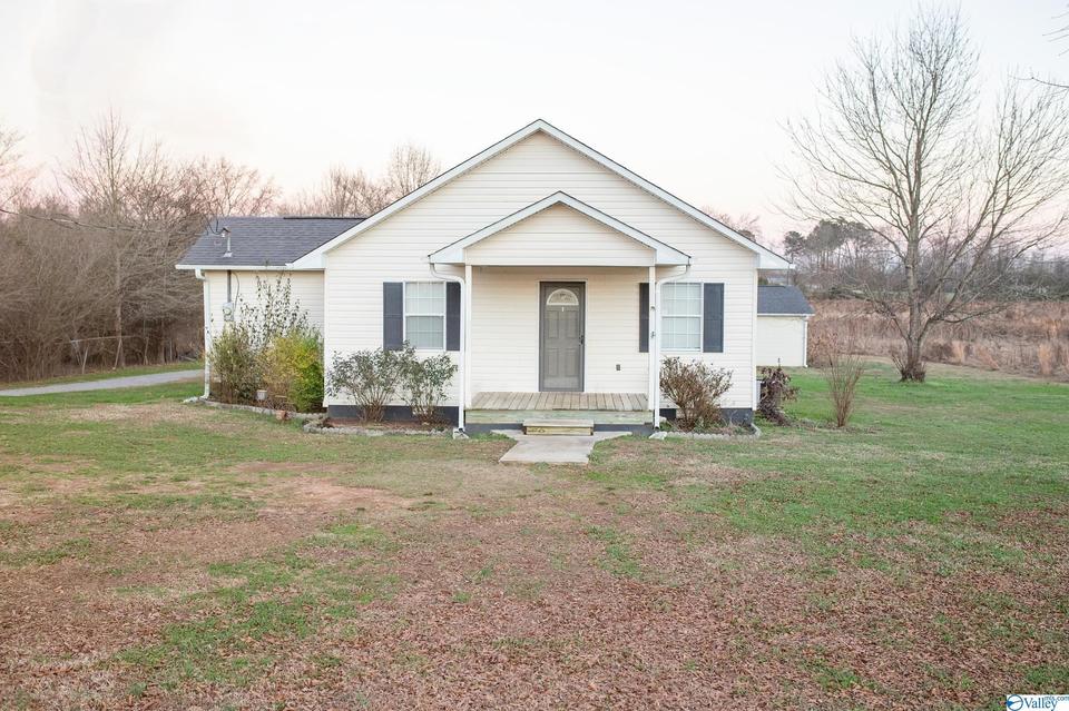 17296 Red Hill Rd, Athens, AL 35611 18 Photos MLS 17296 Red Hill Rd, Athens, AL 35611 18 Photos MLS