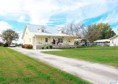 691 Main St S, Section, AL 35771 photo 1