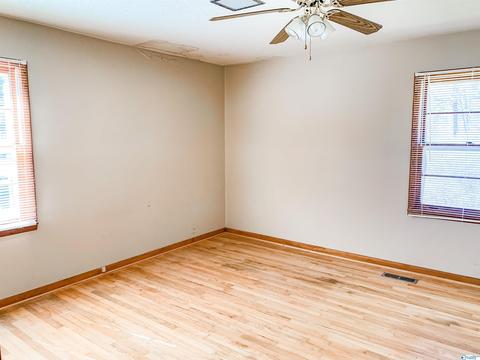 340 SE 3rd St, Arab, AL 35016 photo 4