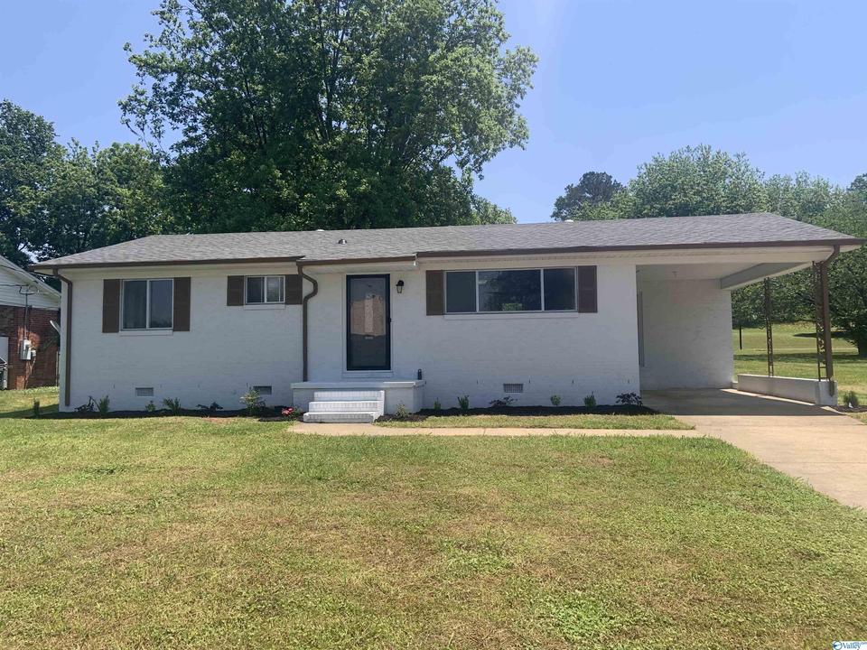 1713 S Scott St, Scottsboro, AL 35768 23 Photos MLS 1807773 Movoto