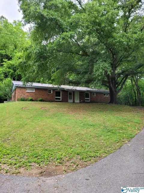 623 Rivermont Rd, Florence, AL 35630