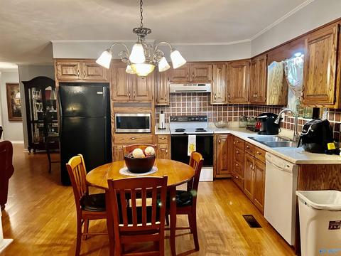 95 N Seneca Dr, Trinity, AL 35673 photo 2