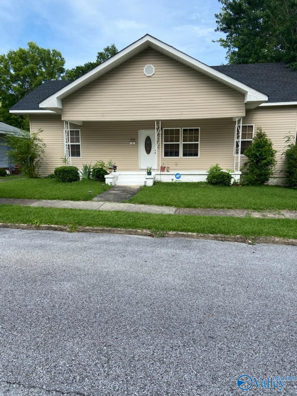 1010 Holly St, Gadsden, AL 35901 13 Photos MLS 1811185 Movoto