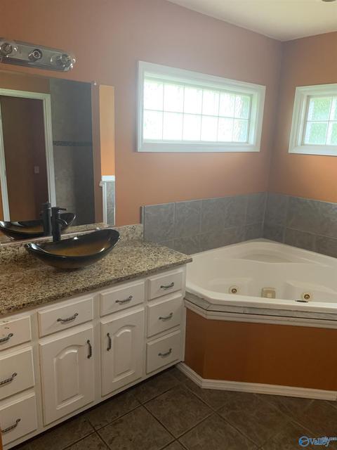 348 Forest Home Dr, Trinity, AL 35673 photo 5