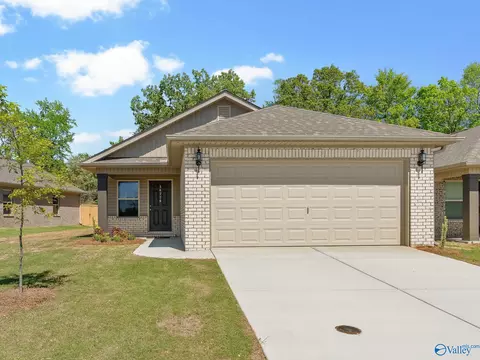 11111 Ravenel Dr, Harvest, AL 35749