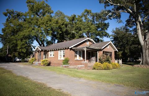 445 E Main St, Centre, AL 35960 photo 1