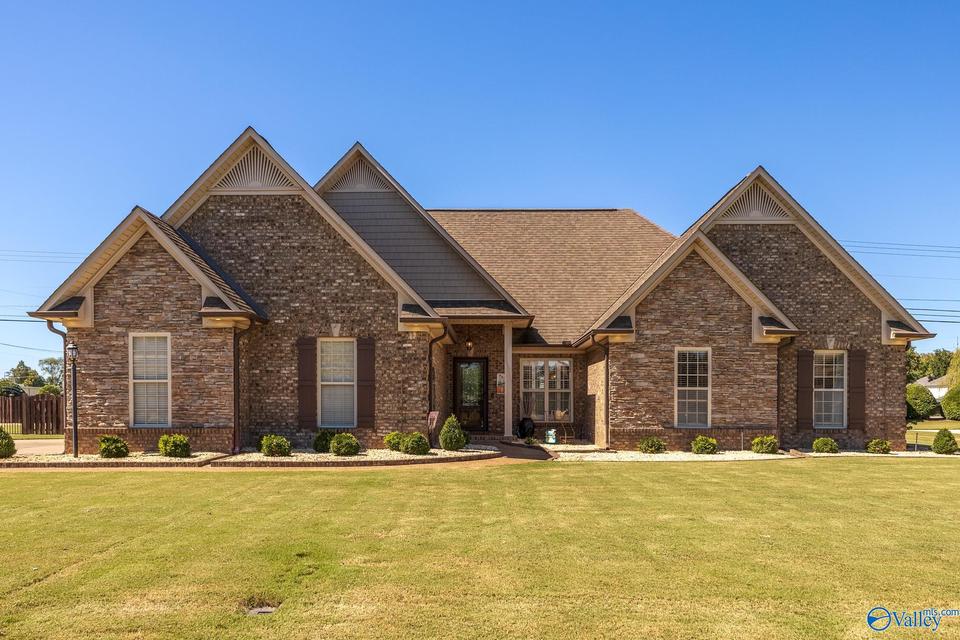 25134 Castlebury Dr, Athens, AL 35613 23 Photos MLS 1819979 Movoto