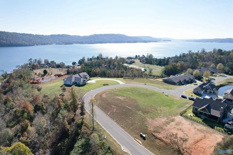 13 Gl Ridge Cir, Guntersville, AL 35976