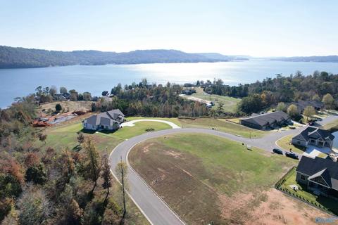 9 Gl Ridge Cir, Guntersville, AL 35976