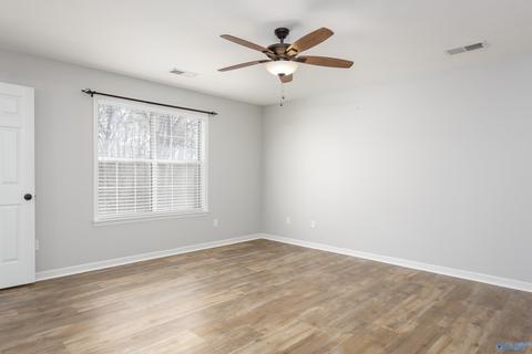 330 Allison Dr, Killen, AL 35645 photo 10