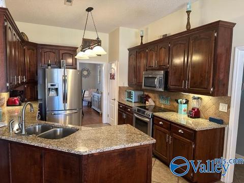 137 Hidden Creek Dr, Trinity, AL 35673 photo 7