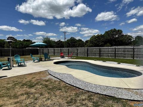 147 Oldenburg Dr, Killen, AL 35645 photo 4