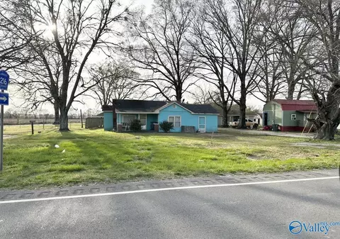 16617 Main St, Town Creek, AL 35672