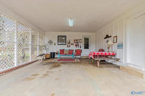 902 NW 3rd Ave, Arab, AL 35016 photo 4