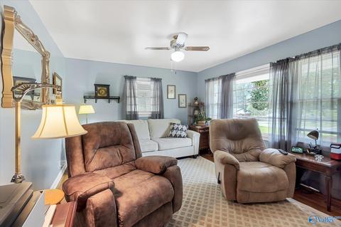 902 NW 3rd Ave, Arab, AL 35016 photo 11