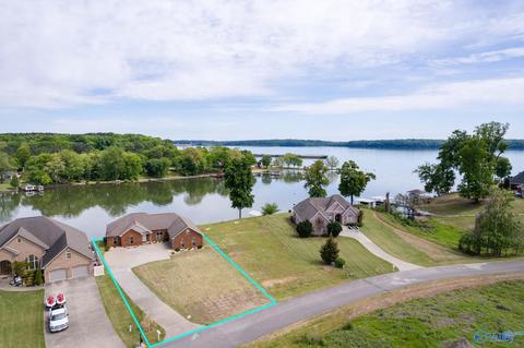 118 Pointe Dr, Killen, AL 35645 photo 3