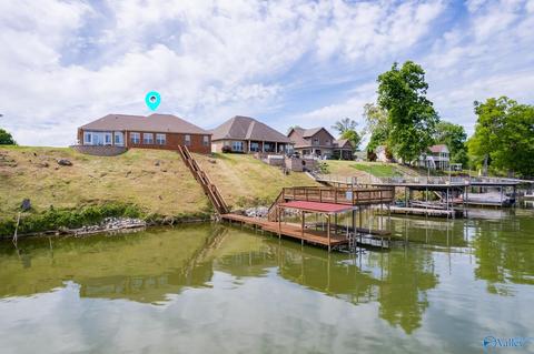 118 Pointe Dr, Killen, AL 35645 photo 4