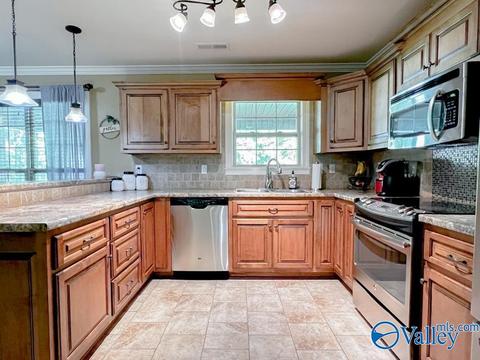 186 Hidden Creek Dr, Trinity, AL 35673 photo 7