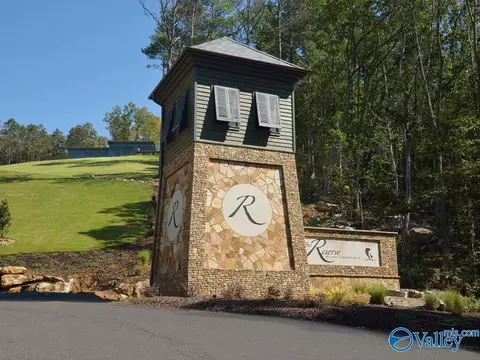 70 Fall Creek Dr, Guntersville, AL 35976
