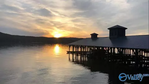 54 Fall Creek Dr, Guntersville, AL 35976