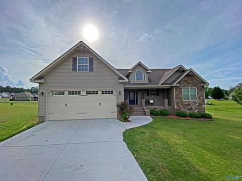 105 Gaines Loop E, Boaz, AL 35956 photo 1