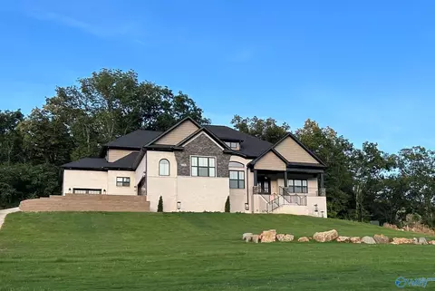 1256 Dug Hill Rd, Brownsboro, AL 35741