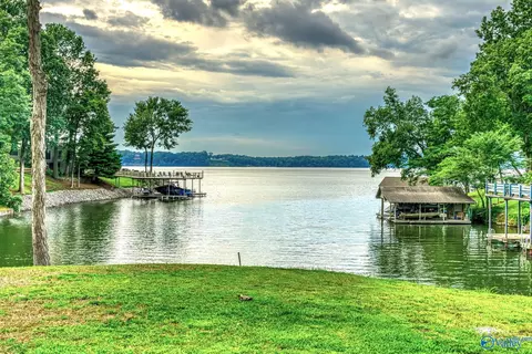 199 N Beach Rd, Killen, AL 35645 photo 1
