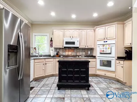 136 Forest Home Dr, Trinity, AL 35673 photo 6