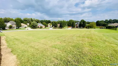 118 Southberry Dr, New Market, AL 35761