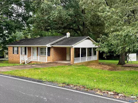328 3rd St, Arab, AL 35016 photo 2