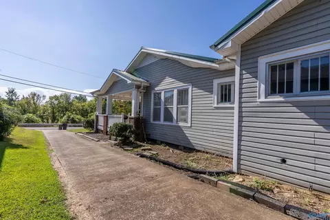 406 E Main St, Stevenson, AL 35772 photo 9
