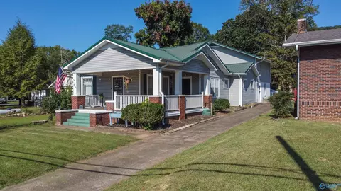 406 E Main St, Stevenson, AL 35772 photo 1