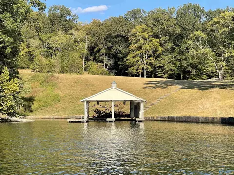 1910 Lingerlost Rd, Killen, AL 35645 photo 5