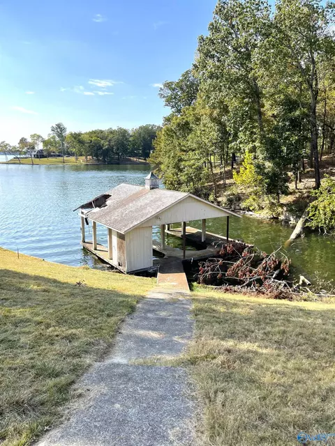 1910 Lingerlost Rd, Killen, AL 35645 photo 9