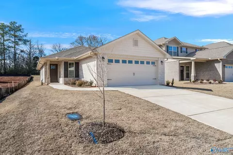 15488 Lapwing Cv, Athens, AL 35611