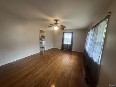 302 4th St, Arab, AL 36016 photo 3