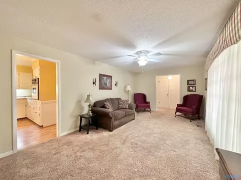 1251 Regency Pl, Hamilton, AL 35570 photo 3