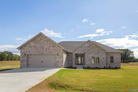 160 Spry Way, Killen, AL 35645 photo 1