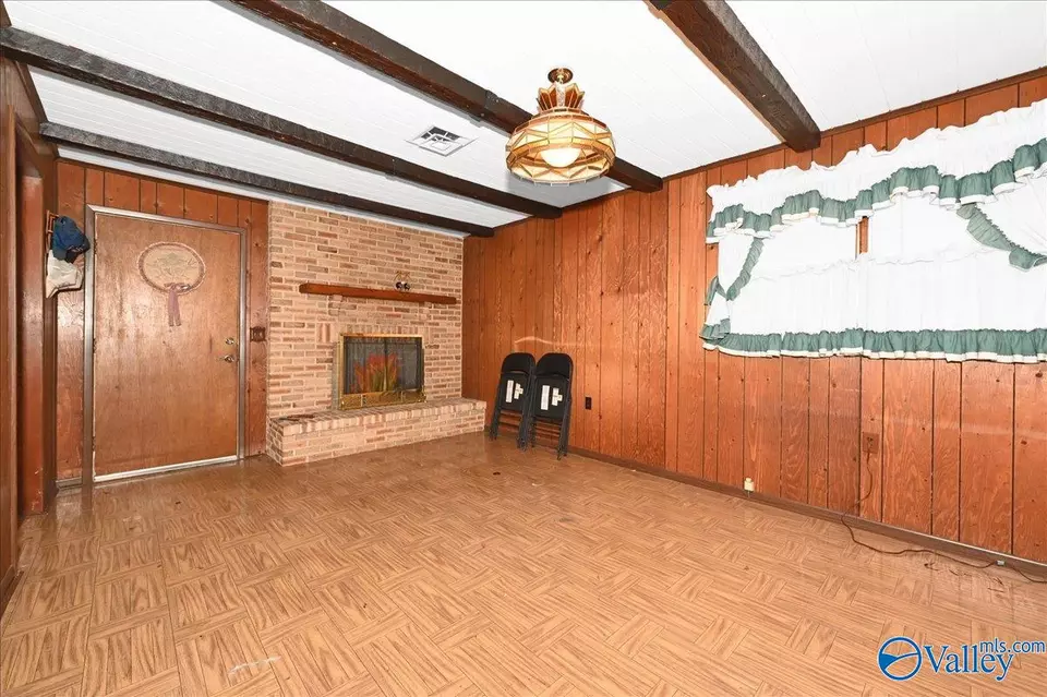 1502 Danville Rd, Decatur, AL 35601 32 Photos Movoto