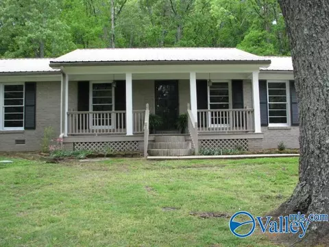 Exterior - 412 N Greenway Dr, Trinity, AL 35673 photo 2 of 8