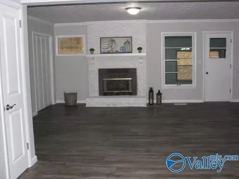 Living - 412 N Greenway Dr, Trinity, AL 35673 photo 1 of 4