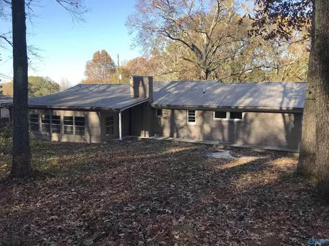 Exterior - 412 N Greenway Dr, Trinity, AL 35673 photo 5 of 8