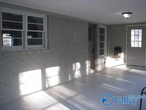 Living - 412 N Greenway Dr, Trinity, AL 35673 photo 4 of 4