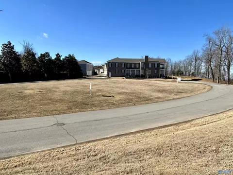 150 Ledge View Dr, Huntsville, AL 35802